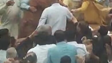 पार्षदों में तीखी नोकझोंक, एमसीडी सदन में हंगामे के बीच तोड़फोड़ 2 mcd2