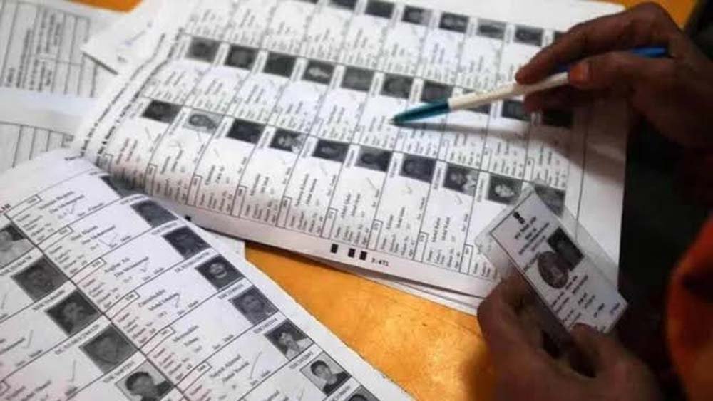 17 राज्यों में मतदाता सूची होगी अपडेट, चुनाव आयोग की तैयारी तेज 1 nirvahcan2 1
