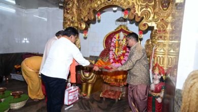 उप मुख्यमंत्री विजय शर्मा ने कवर्धा में मां महामाया और मां विंध्यवासिनी के दर्शन कर प्रदेश की सुख-समृद्धि और खुशहाली की कामना की 4 rajya 0222