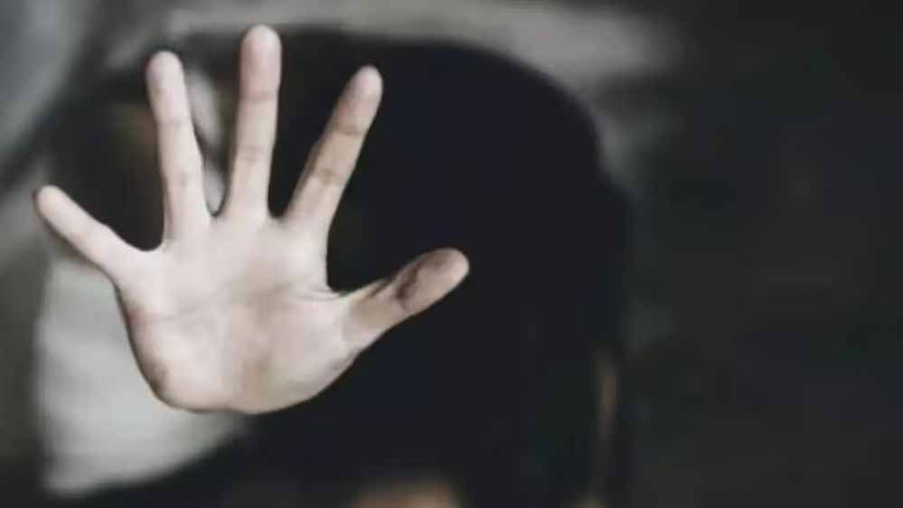 नाबालिग से शोषण और शादी के नाम पर पैसे मांगने का आरोप, TVK पदाधिकारी त्यागु विवादों में 1 rape 22 1 2