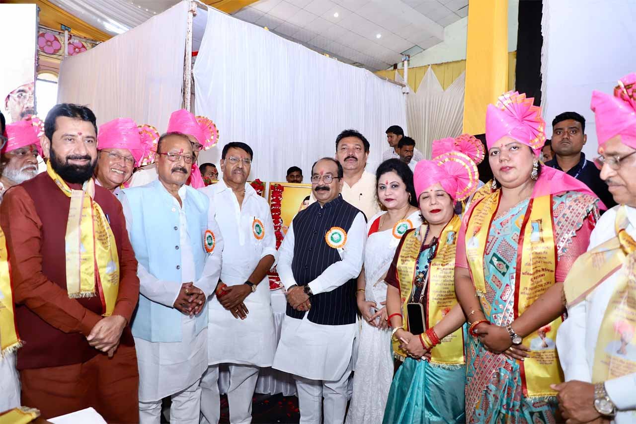 अखिल भारतीय तैलिक साहू महासभा के राष्ट्रीय अधिवेशन में मुख्य अतिथि के रूप में शामिल हुए उप मुख्यमंत्री अरुण साव 1 ru