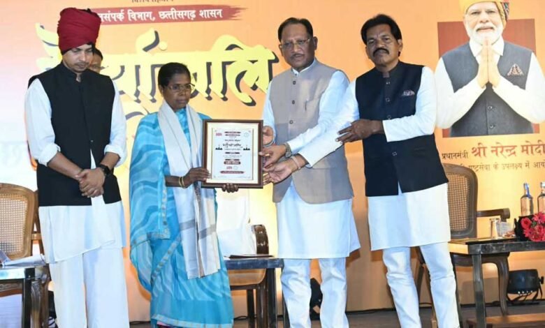 शहीद जवानों ने अपने अदम्य साहस और सर्वोच्च बलिदान से बस्तर की आने वाली पीढ़ियों के सुरक्षित भविष्य की रखी नींव 10 sahee888