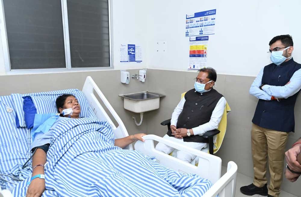 मुख्यमंत्री विष्णुदेव साय ने विधायक रायमुनी भगत का जाना कुशलक्षेम : शीघ्र स्वास्थ्य लाभ की कामना की 1 shae 05