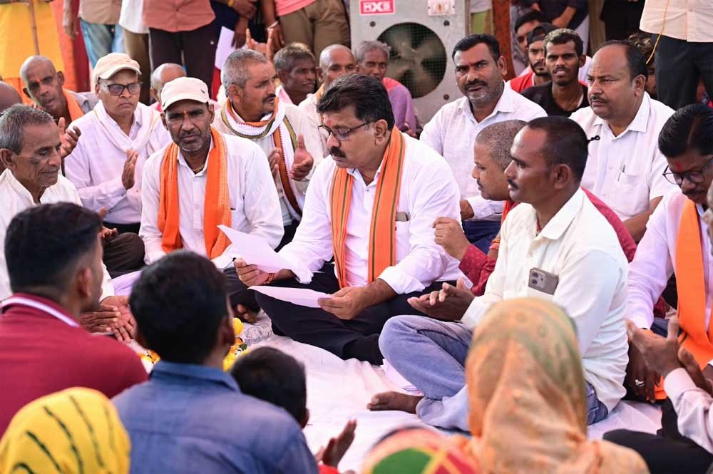 सड़क की खराब स्थिति पर तत्काल लिया संज्ञान, अधिकारी को फोन कर सड़क उखाड़कर दोबारा बनाने के दिए निर्देश 1 sharma0555