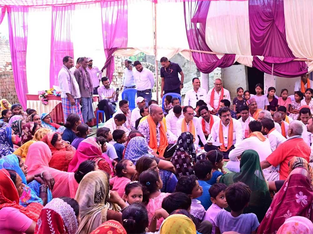 अंधरीकछार, बोरिया और अचानकपुर में 427 प्रधानमंत्री आवास स्वीकृत, निर्माण कार्यों में लापरवाही पर सख्त कार्रवाई के निर्देश 1 sharma55