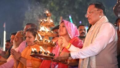मुख्यमंत्री ने की महाआरती, प्रदेशवासियों की सुख-समृद्धि, खुशहाली और कल्याण की कामना 2 vikhubh 1